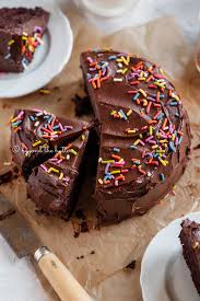 Semisweet chocolate layer cake with vanilla cream filling just in case you're a lover of the classics and you pretty much stick to that, here's a delicious recipe from bon appetit that stays true to what you love! Single Layer Chocolate Cake Beyond The Butter