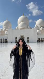 Alessandra Zubkova @AlessaZubkova - Twitter Profile | TwStalker