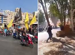 أقدم رجل من عرب خلدة في لبنان، على قتل المواطن، علي شبلي، خلال حفل زفاف في منطقة الجية، ليلة أمس السبت، على خلفية قضية ثأر، وفق بعض وسائل الإعلام اللبناني. Fhqeyql2if8qcm