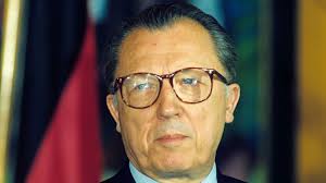 Jacques Delors, former European Commission president, dies aged 98