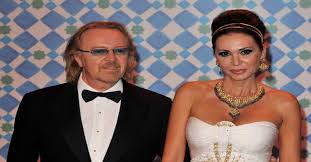 Certificato con foto archivio tozzi, foiano della chiana, 11 febbraio 2011, con n. Who Is Monica Michielotto We Know Better The Wife Of Umberto Tozzi Ruetir Ruetir