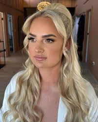 Courtney Jayne's Instagram, Twitter & Facebook