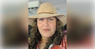 Amanda Goodin's Instagram, Twitter & Facebook