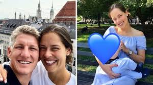 Bastian schweinsteiger hat in der oberwindau in westendorf ein grundstück gekauft und ein haus darauf gebaut. Ana Ivanovic Und Bastian Schweinsteiger Osterfest An Zwei Wochenenden Stern De