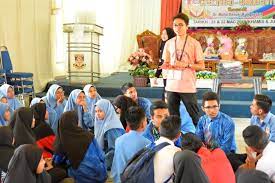 Namun pada kondisi tertentu, bisa saja diharuskan menggunakan surat undangan. Pusat Pengajian Sains Kesihatan Home