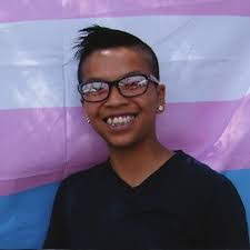 Shelly Graf's Instagram, Twitter & Facebook