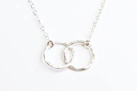 Sterling Silver Mother Daughter Necklace 2 Circle Necklace Etsy Interlocking Circle Necklace Mother Jewelry Mother Daughter Jewelry