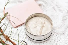 Chantilly Bouclante Maison Cosm Ethiques En 2020 Produit Cheveux Boucles Creme Cheveux Soin Cheveux Boucles