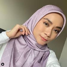 Program bual bicara yang menampilkan selebriti tempatan, datuk rosyam nor berkongsi dari seorang anak setinggan di tengah2 ibu kota, dato rosyam noor berjuang sebagai insan seni. Papa Sangat Penyayang Sensitif Dengan Anak Anak Anak Dedah Sikap Datuk Rosyam Nor Nona