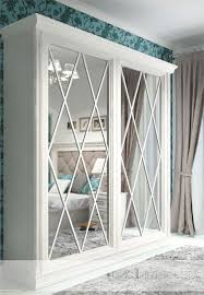 дизайн комнаты 12 кв м с диваном и шкафом купе Shkaf V Anglijskom Stile Ev Icin Ev Dekoru Klasik Ev Dekorasyonu