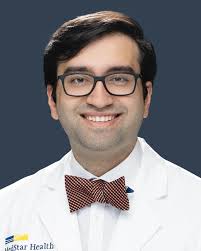 minimicinterview with the amazing Dr Elsa Sutton discussing mindfulness in  radiation oncology & results of her clinical trial. Thanks for wanting to  hold the pink mini mic!! 💕💕 #radonc #astro24 #arro #astro #