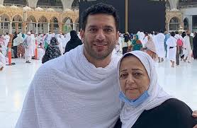 آخرون لاقتراحات اماكن الخروج أحيا الفنان حسن الرداد، ذكرى رحيل والده، ونشر عدة صور تجمعه به في طفولته مشيدا بدوره في حياته وغرس القيم الأصيلة به. ÙÙ†Ø§Ù†ÙˆÙ† ÙŠØ´Ø§Ø±ÙƒÙˆÙ† ÙÙŠ ØªØ´ÙŠÙŠØ¹ Ø¬Ù†Ø§Ø²Ø© ÙˆØ§Ù„Ø¯Ø© Ø­Ø³Ù† Ø§Ù„Ø±Ø¯Ø§Ø¯ Ø¨Ø¯Ù…ÙŠØ§Ø· Ø¨ÙˆØ§Ø¨Ø© Ø§Ù„Ø£Ù‡Ø±Ø§Ù…