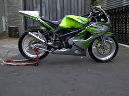 For more information and source, see on this link : Kawasaki Ninja 150 Rr Dua Tak Modifikasi Part 2 Motorblitz