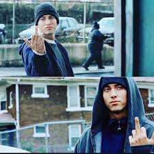 Eminem grew up here near 8 mile road in detroit in a small house which is shown on his 2000 album, the marshal mathers lp. Eminem Eminem 8 Mile Eminem Rap Eminem Smiling Eminem Photos