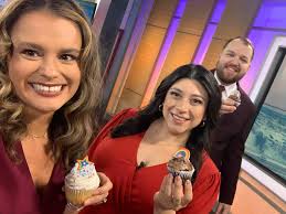 My birthday at 8+months pregnant looks a little different than years  before. But I couldn't be happier, swollen ankles and all ❤️ Thank you to  the Sunrise 7 team for the delicious