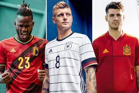 Maillot portugal manche longue domicile 2020 2021. Les Plus Beaux Maillots De Foot Pour L Euro 2021 Gentleman Moderne