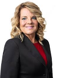 Lori Maeder's Instagram, Twitter & Facebook