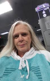 Holly Landers (@HollyLanders)