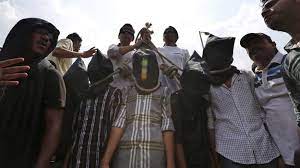 Un extrémiste islamiste a été condamné vendredi à la peine de mort en indonésie pour avoir ordonné les la peine de mort a été confirmée ce jeudi en mauritanie pour un blogueur. Viol Collectif En Inde L Accusation Reclame La Peine De Mort Radio Canada Ca