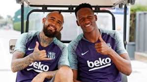 Yerry mina is on facebook. The Original Welcome Of Yerry Mina To Arturo Vidal In The Barca
