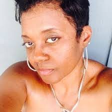 Julia Plemmons's Instagram, Twitter & Facebook