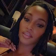 I see a lot of ppl asking others for advice but let's be real this is fb  and 99% of y'all are single because y'all don't know how to love or give