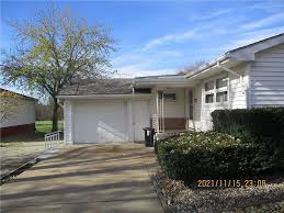 310 N Daisy Ln, Danville, IL 61834