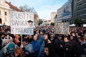 Maybe you would like to learn more about one of these? V Bratislave Sa Protestovalo Proti Korupcii Dav Skandoval Dost Bolo Fica Kali Dole Domace Spravy Pravda Sk