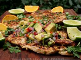 La pechuga de pollo es tan versátil que nos da un sinfín de posibilidades en la cocina. Pollo A La Plancha Con Ensalada De Aguacate Laylita Com Recetas De Cocina
