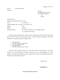Surat lamaran kerja adalah sebuah surat berisikan tentang informasi dari seorang pelamar kerja & permohonan untuk menempati suatu posisi surat lamaran kerja juga dibuat satu halaman penuh, dan biasanya surat lamaran kerja ini dikirim beserta surat keterangan riwayat seorang pelamar. Contoh Surat Lamaran