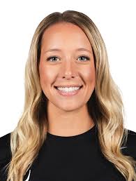 Courtney Ogle's Instagram, Twitter & Facebook