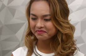 Loạt biểu cảm khiến Quỳnh Mai "siêu vòng 3" bị ghét