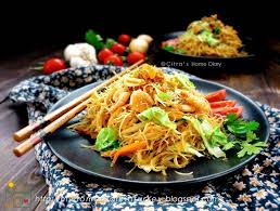 Tambahkan bihun, kecap ikan, garam, ebi, merica bubuk, dan kaldu ayam bubuk. Citra S Home Diary Indonesian Fried Vermicelli Bihun Goreng Kecap