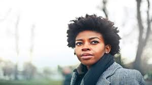 Il existe 2 types de tissage : Idees De Coiffures Pour Cheveux Crepus En Hiver Curls Essentielle Le Mag