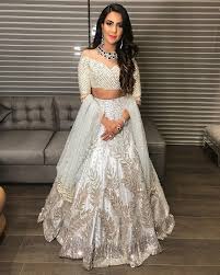 Hey everyone, wanted to put together 2 really super easy elegant hairstyles that go well with dresses, gowns for any indian. Wedding Hairstyle Ideas For Mehndi Sangeet Wedding Reception Bridal Look Wedding Blog