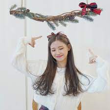 Cô đã theo học trường trung học biểu diễn nghệ thuật seoul. Tribe Hyunbin Kstation Tv