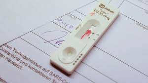 Sie lassen sich grob unterscheiden in: Antigen Schnelltests Die Schattenseite Des Booms Zdfheute