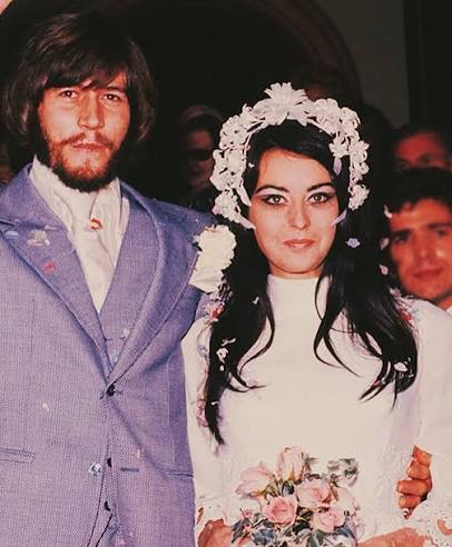 ♡ 𝓑𝓪𝓻𝓻𝔂 & 𝓛𝓲𝓷𝓭𝓪 ♡ •Bee Gees member, Barry Gibb and his second wife, Linda Gray, are photographed on their wedding day at London's Caxton Hall, 1970. 🩵 In 1967, Gibb and