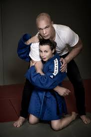 Jun 12, 2021 · de brabander, in 2019 al eens goed voor brons, verliest in de kwartfinales van de klasse boven 100 kilogram, maar klopt later wel de braziliaan rafael silva. Niemand Kon Me Redden Helden
