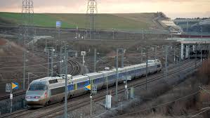 La sncf qui attend une forte affluence dans les gares ce vendredi le déconseille aux clients. Greve La Sncf Prevoit De Faire Circuler 41 Des Tgv Et Intercites Les 23 Et