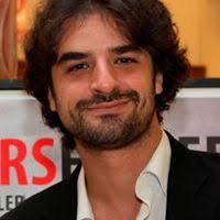 PDF) Play the Cinema Game La sala “indossabile”, tra film immersivi e  videogame