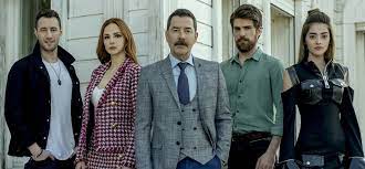 Жестокий Стамбул (Турецкий сериал, 2019) смотреть онлайн бесплатно — все  серии подряд в хорошем качестве на more.tv