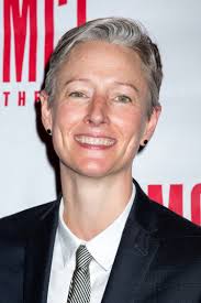 Kelly Simpkins's Instagram, Twitter & Facebook