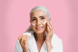 Jerawat pada Lansia: Simak Apa Saja Penyebab Tersembunyi, Pengobatan  Efektif, dan Tips Perawatan Kulit Sehat di Usia Tua