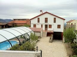 Situada en los confines de las provincias de salamanca, ávila y cáceres, la sierra de béjar estación de esquí la covatilla. Casa Rural Refugio La Covatilla Iii La Hoya Salamanca