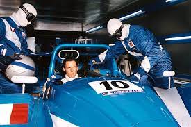 Le 13 décembre 2005, audi présente l'audi r10, équipée d'un moteur diesel tdi, qui fait ses débuts au mans à l'occasion de l'édition 2006. Bild Zu Sagamore Stevenin Michel Vaillant Jeder Sieg Hat Seinen Preis Bild Louis Pascal Couvelaire Sagamore Stevenin Filmstarts De