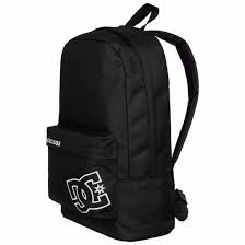 Grand compartiment principal etui pour ordinateur portable poche avant zippée bretelles matelassées réglables fabriqué en 100% polyester. Sac A Dos Dc Shoes Binker Sportswear Cross Motoblouz Com