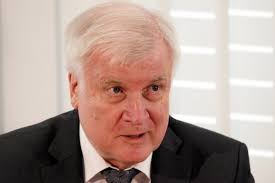 Schlagwörter des artikels „seehofer zweifelt nicht an maaßens demokratischer gesinnung. Seehofer Corona Impfstoff Kommt Ende Des Jahres Pfalz Express