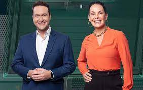 A apresentadora patrícia costa, que divide a apresentação da revista eletrônica da emissora com paulo henrique amorim e janine borda, chamou a atenção por um detalhe em sua roupa. Apresentador Do Domingo Espetacular Testa Positivo Para A Covid 19 O Fuxico