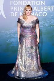 2 марта 1980, сидней, новый южный уэльс, австралия). Rebel Wilson Rocks Swimsuit Shows Off Weight Loss With Her Sister Hollywood Life